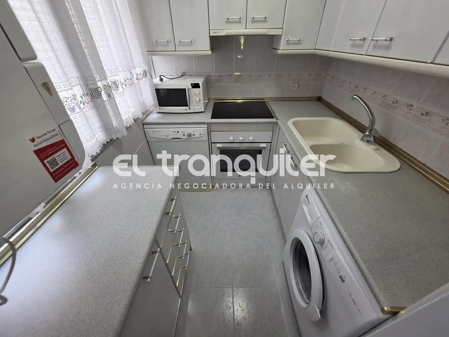 Kitchen of Flat for rent in Madrid  with Air Conditioner, Parquet flooring and Terrace