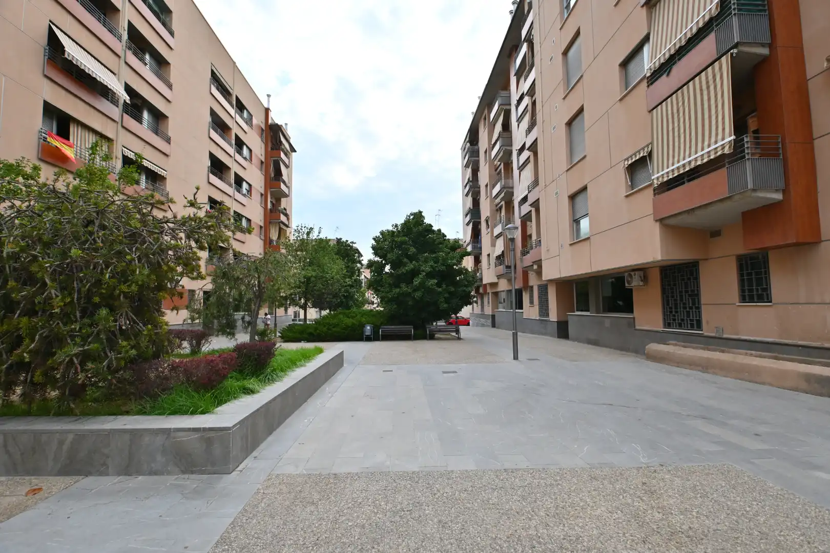 Vista exterior de Pis en venda en Granada amb Aire condicionat, Moblat i Balcó