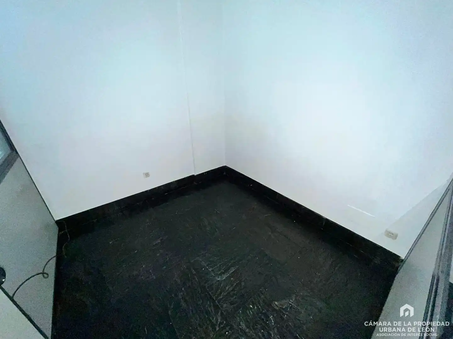 Oficina en venta en León Capital 