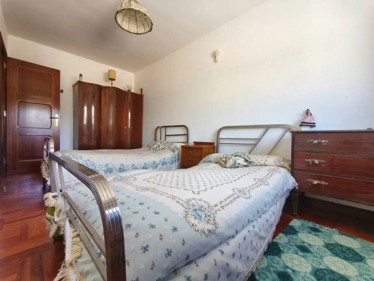 Bedroom of Houses for sale in Pedrosa de Río Úrbel  with Heating and Parquet flooring