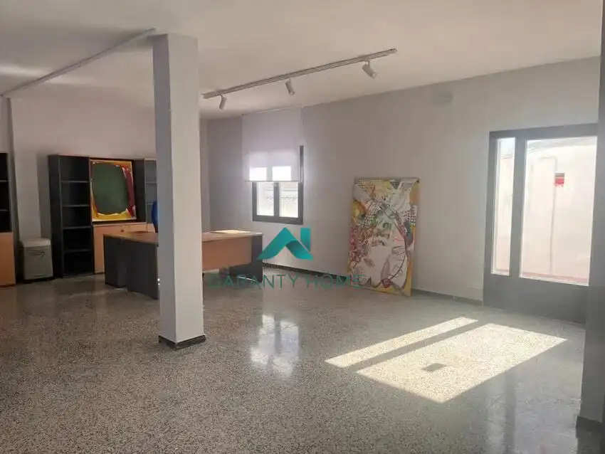 Vista exterior de Oficina de lloguer en Valladolid amb Aire condicionat, Calefacció i Moblat