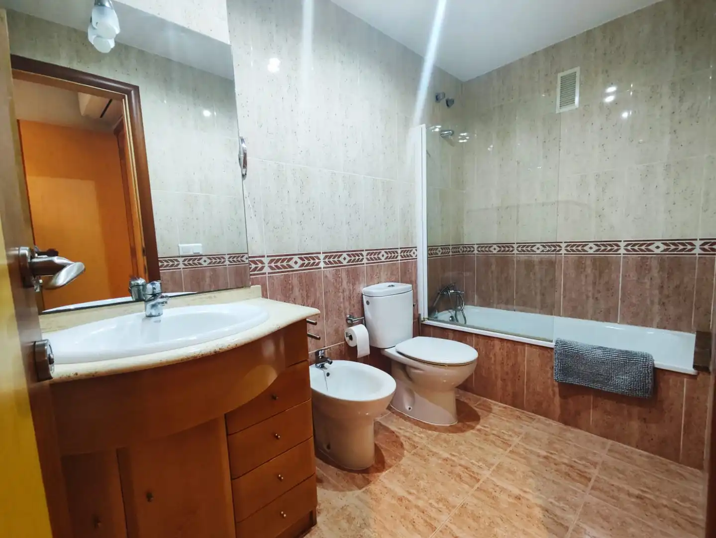 Baño de Piso en venta en Albalat de la Ribera con Aire acondicionado, Trastero y Amueblado