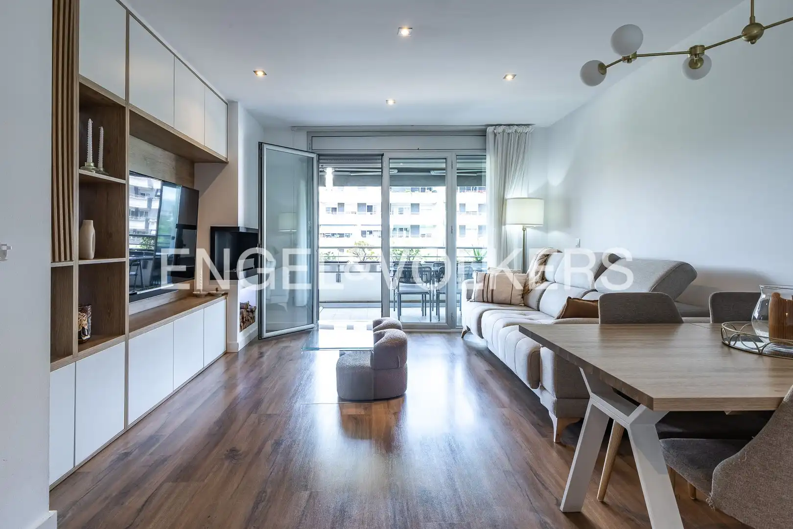 Living room of Flat for sale in Sant Adrià de Besòs  with Air Conditioner, Heating and Parquet flooring