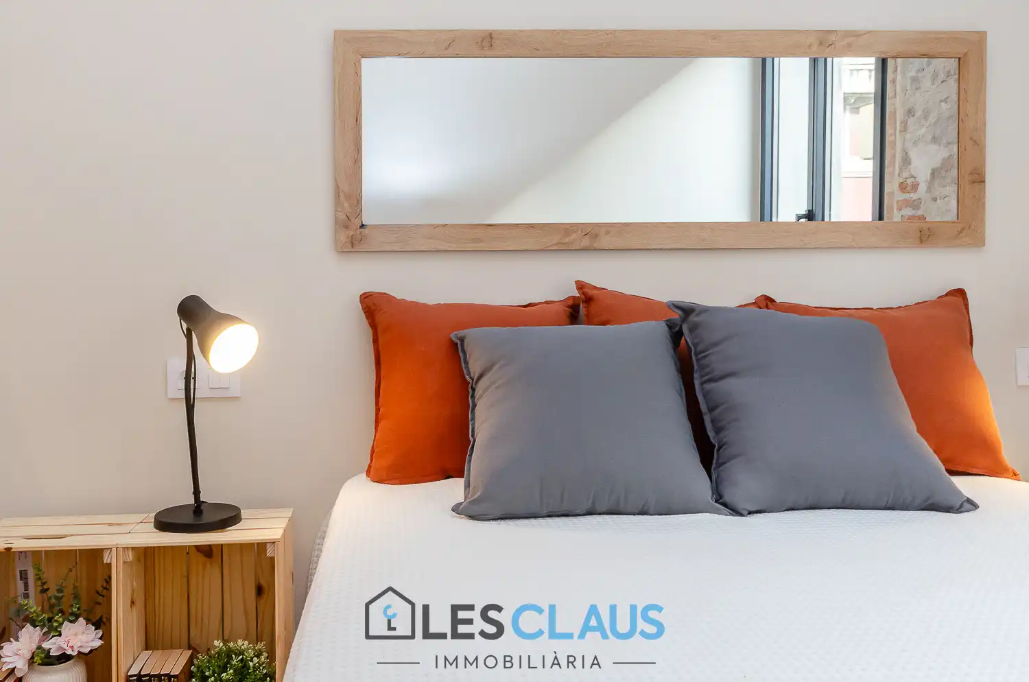 Schlafzimmer von Dachboden zum Verkauf in Barcelona mit Klimaanlage, Heizung und Parkett