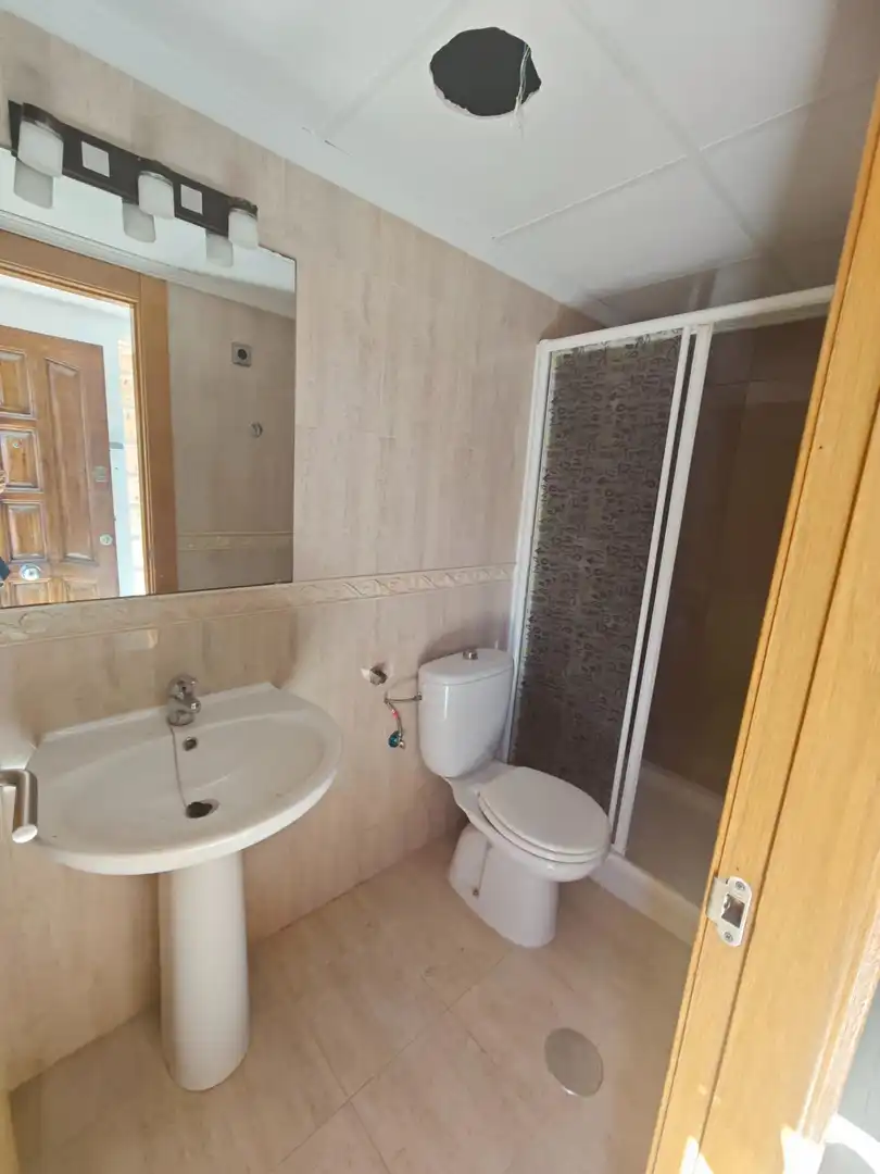 Bany de Casa o xalet en venda en San Pedro del Pinatar amb Jardí privat, Terrassa i Traster