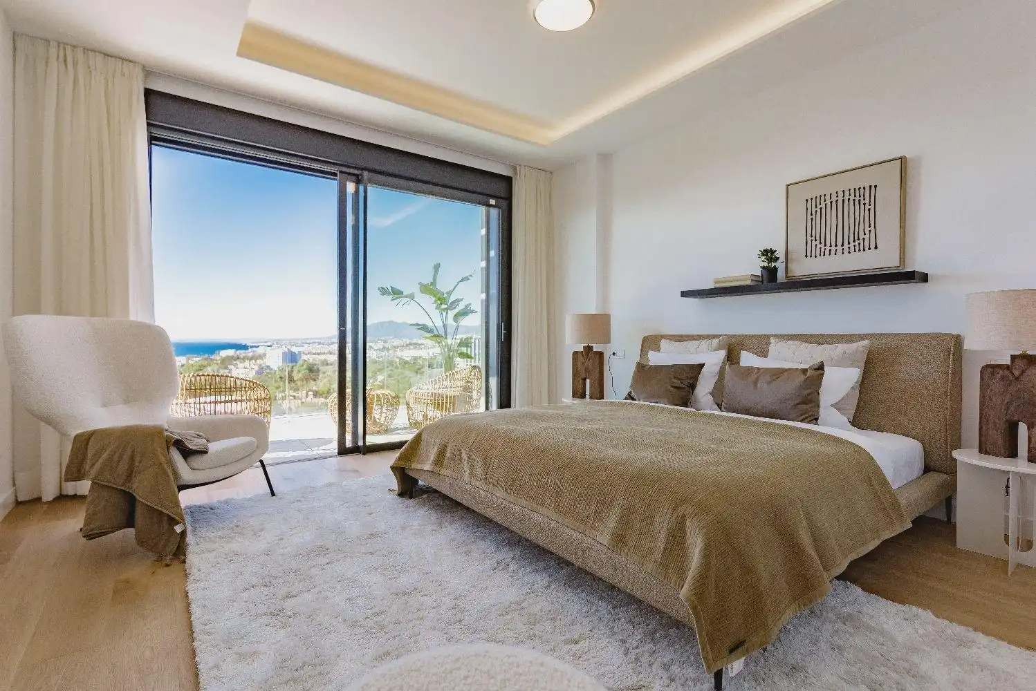 Habitación de Casa adosada en venta en Marbella con Calefacción, Jardín privado y Terraza