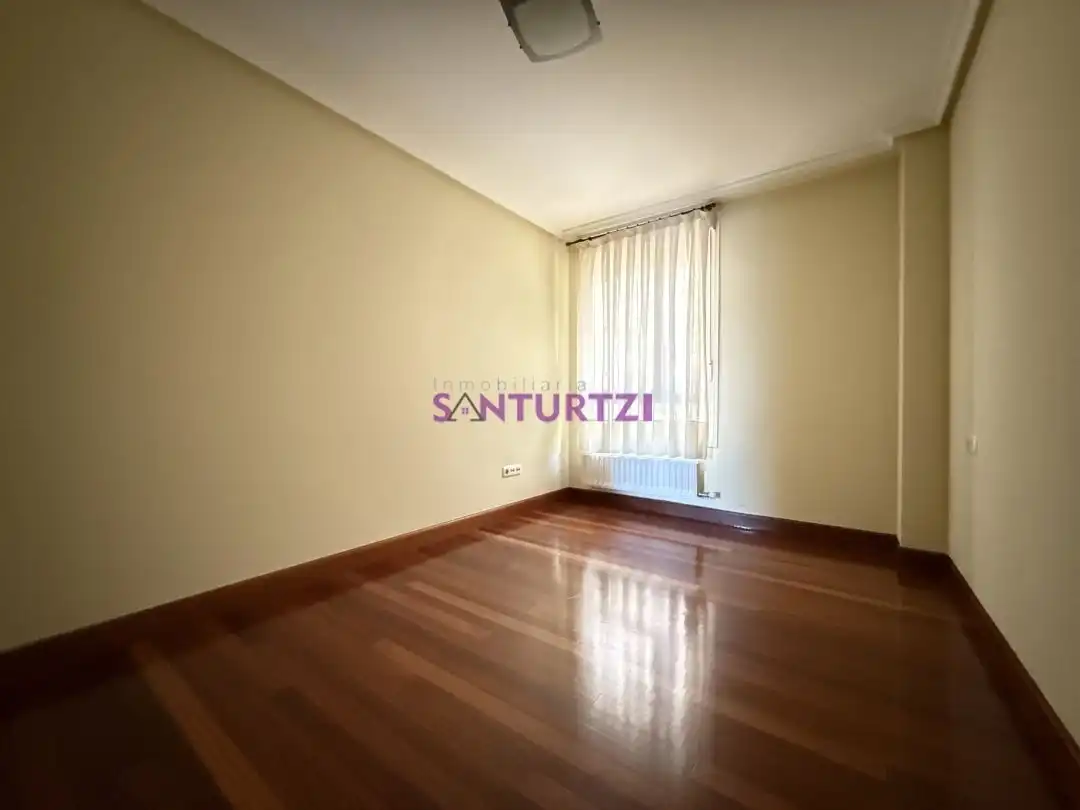 Schlafzimmer von Wohnung zum Verkauf in Santurtzi  mit Heizung