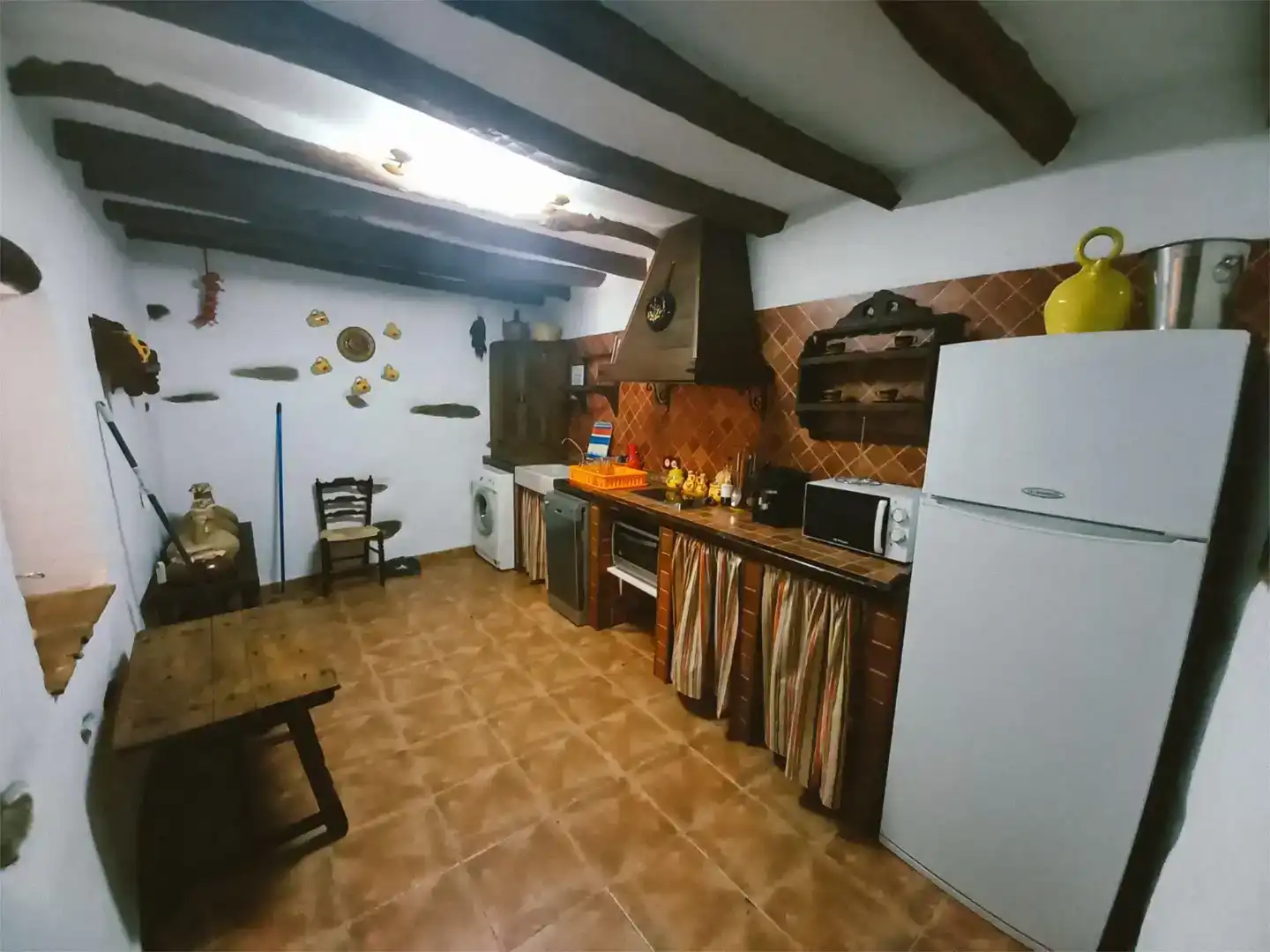 Cuina de Finca rústica en venda en Laroya amb Jardí privat, Piscina i Moblat