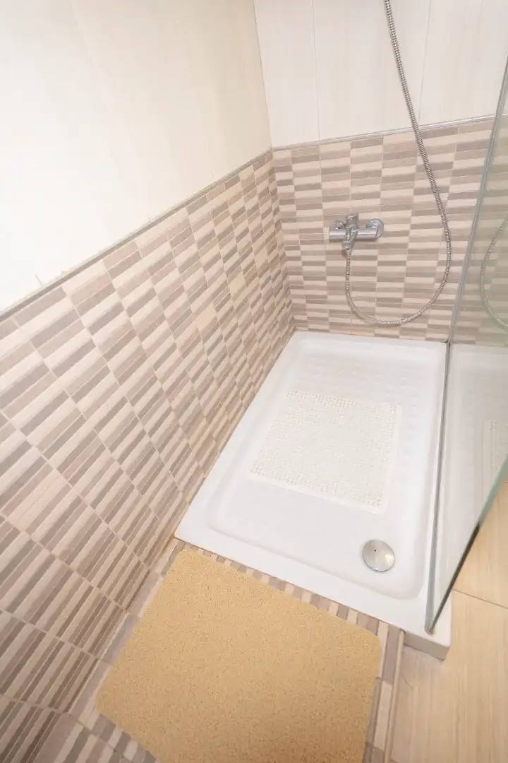Baño de Piso en venta en El Ejido con Aire acondicionado, Terraza y Trastero
