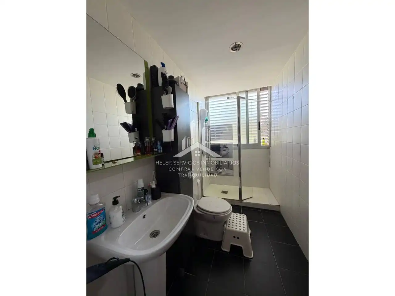 Baño de Piso en venta en Castellón de la Plana / Castelló de la Plana con Balcón y Alarma