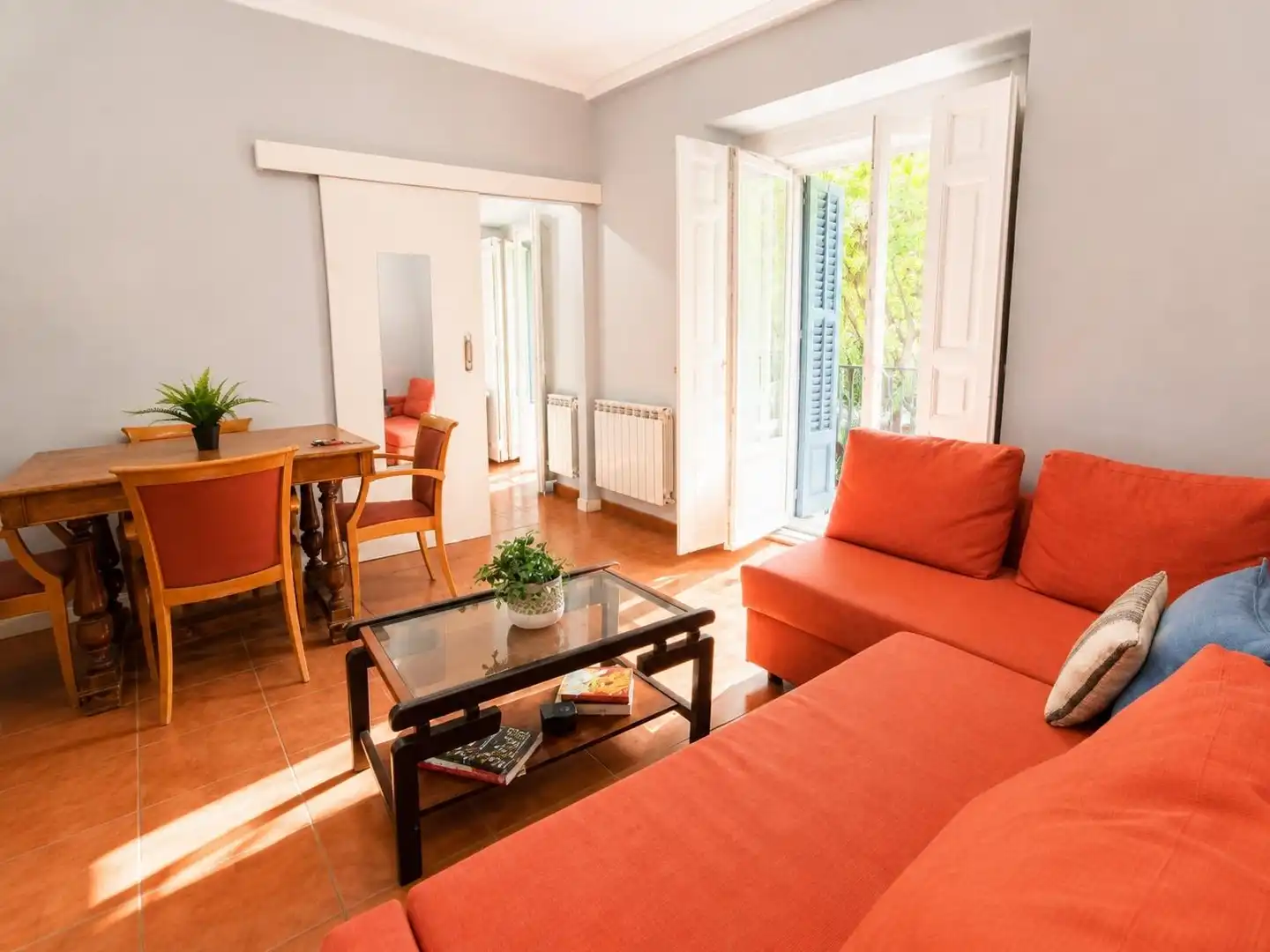Wohnzimmer von Wohnung zur Miete in Madrid mit Heizung, Möbliert und Balkon
