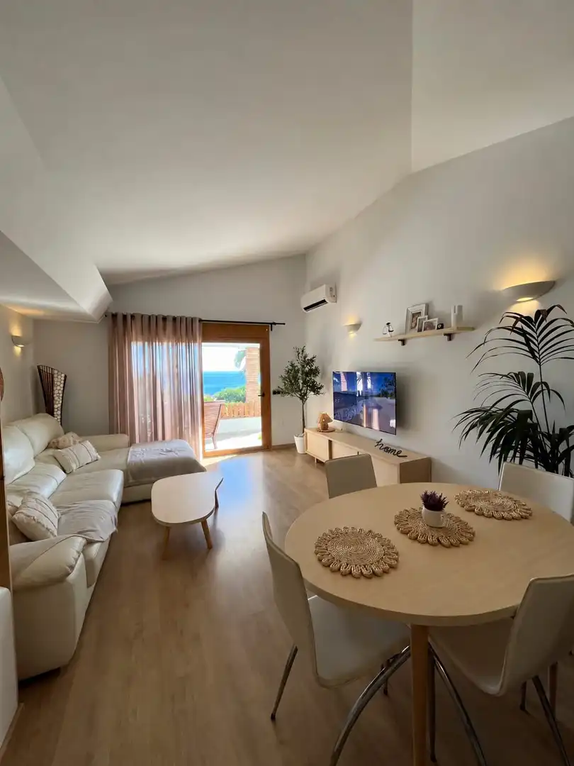 Sala d'estar de Casa adosada en venda en Estepona Pueblo