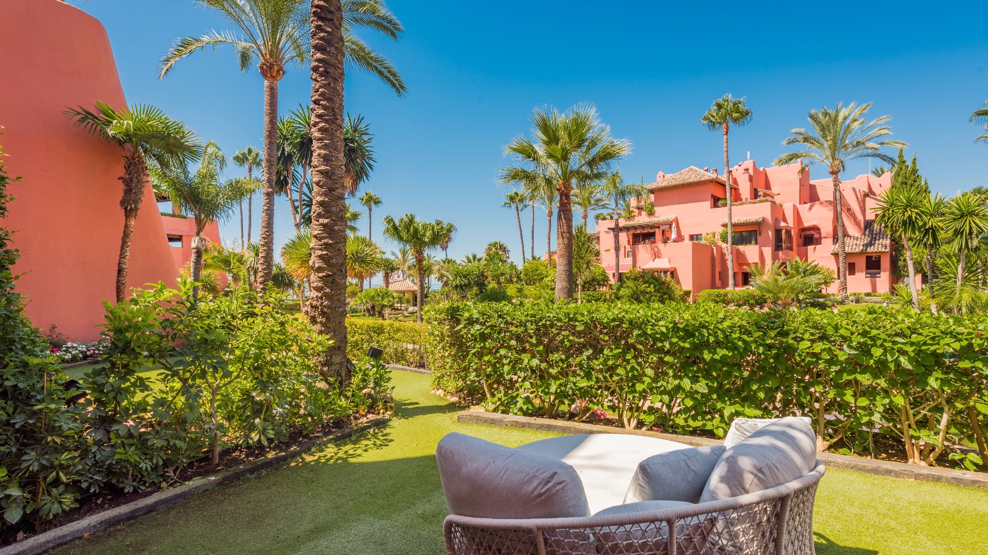 Garden of Apartment for sale in Estepona  with Air Conditioner, Heating and Terrace