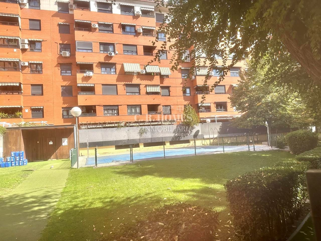 Vista exterior de Planta baixa en venda en Valdemoro amb Calefacció, Traster i Moblat