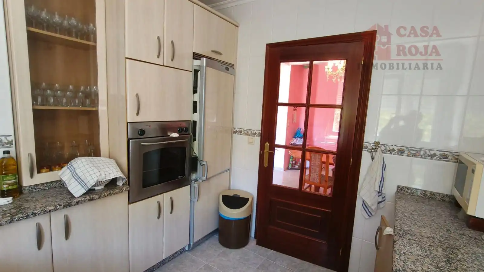 Cuina de Casa o xalet en venda en Cangas  amb Calefacció, Terrassa i Moblat