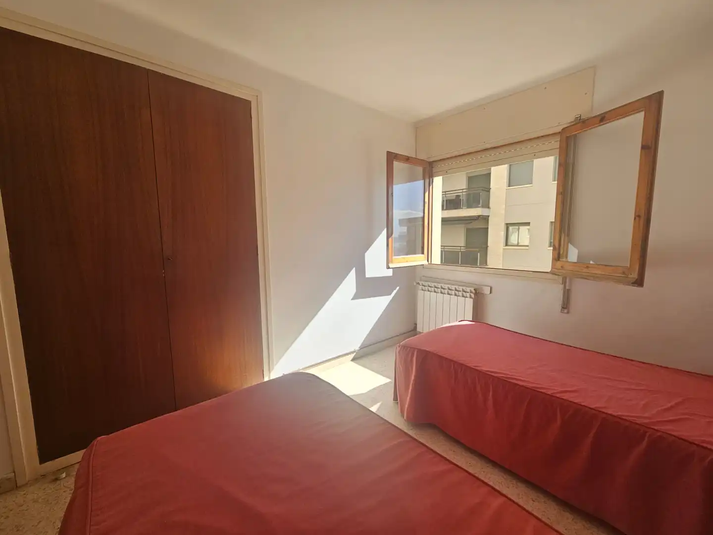 Habitación de Apartamento en venta en Torredembarra con Calefacción, Terraza y Amueblado