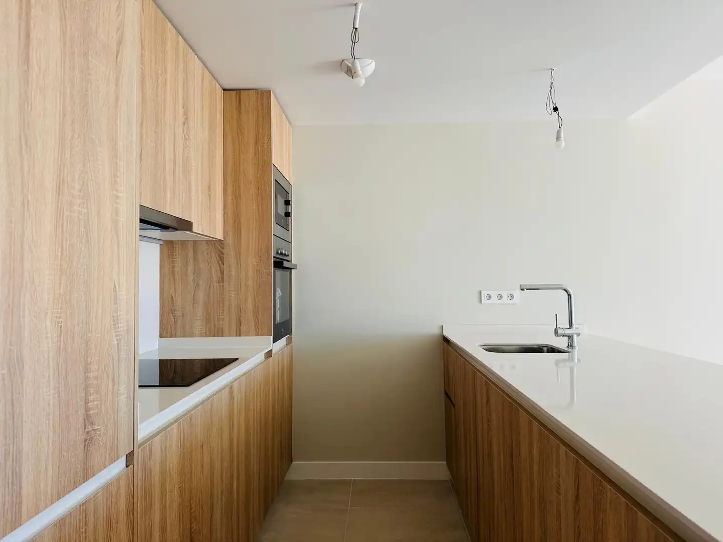 Küche von Wohnungen zum Verkauf in Manilva mit Klimaanlage, Heizung und Terrasse