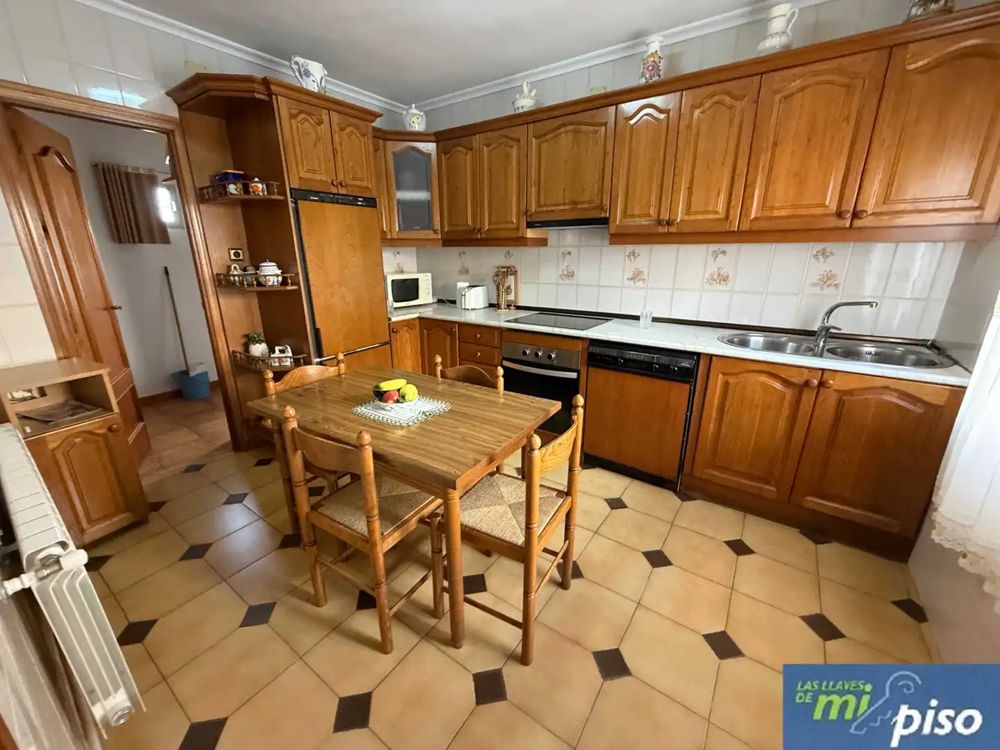 Cocina de Casa o chalet en venta en Valladolid con Calefacción, Jardín privado y Terraza