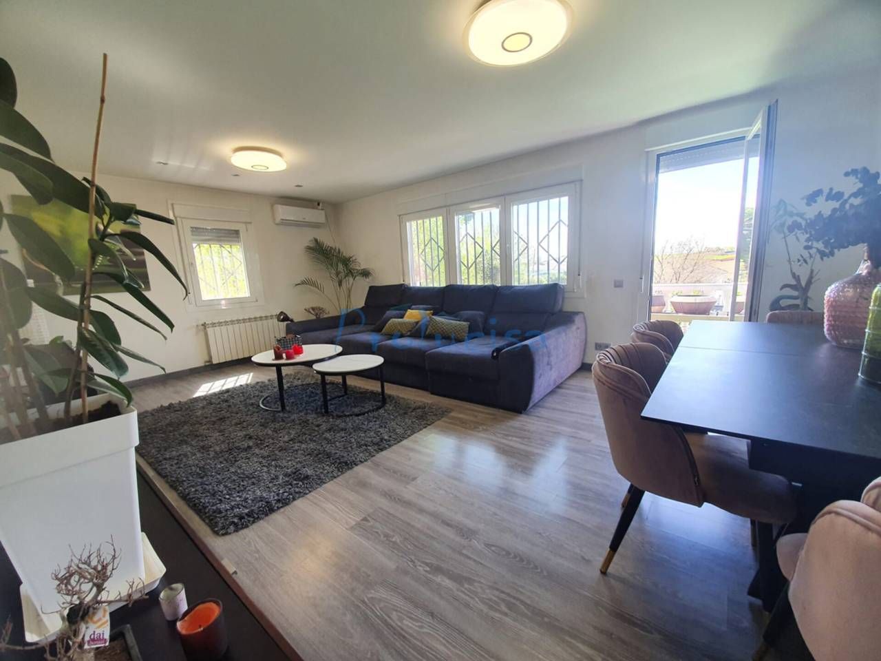 Sala d'estar de Casa o xalet en venda en Moraleja de Enmedio amb Aire condicionat, Calefacció i Jardí privat