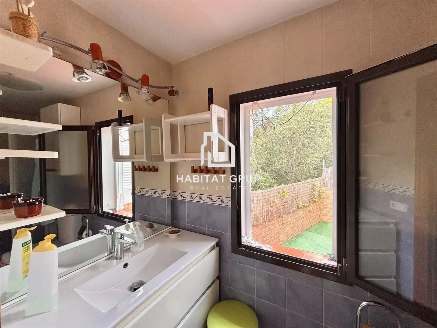 Baño de Dúplex en venta en Ciutadella de Menorca con Aire acondicionado, Calefacción y Jardín privado