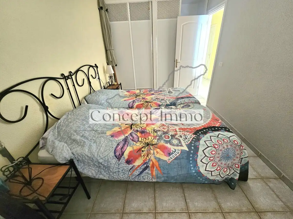 Habitación de Planta baja en venta en Arona con Terraza, Trastero y Alarma
