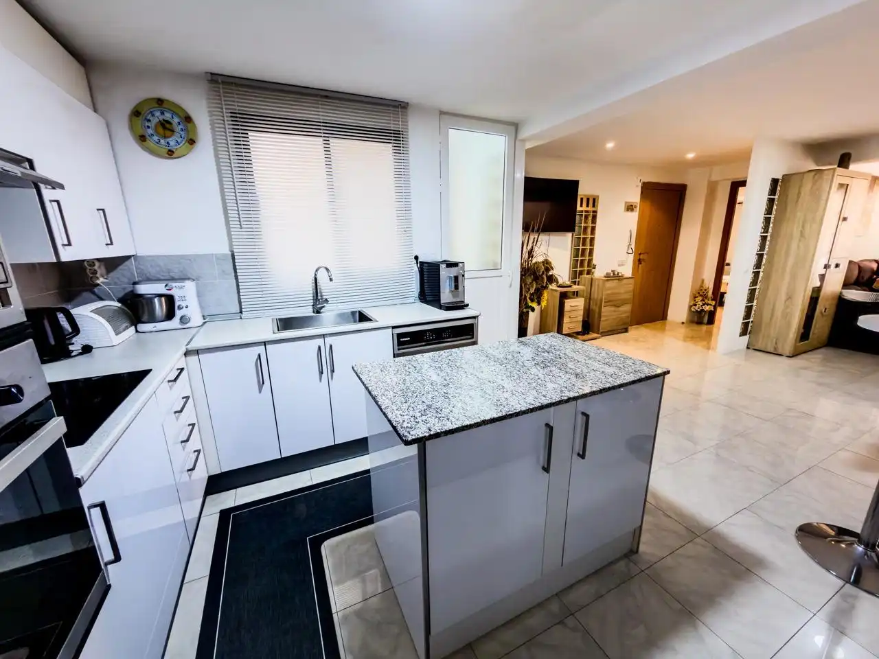 Kitchen of Flat for sale in Canals  with Air Conditioner and Balcony