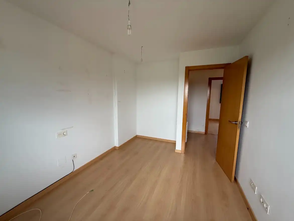 Dormitori de Casa adosada en venda en Garrafe de Torío amb Calefacció, Jardí privat i Parquet