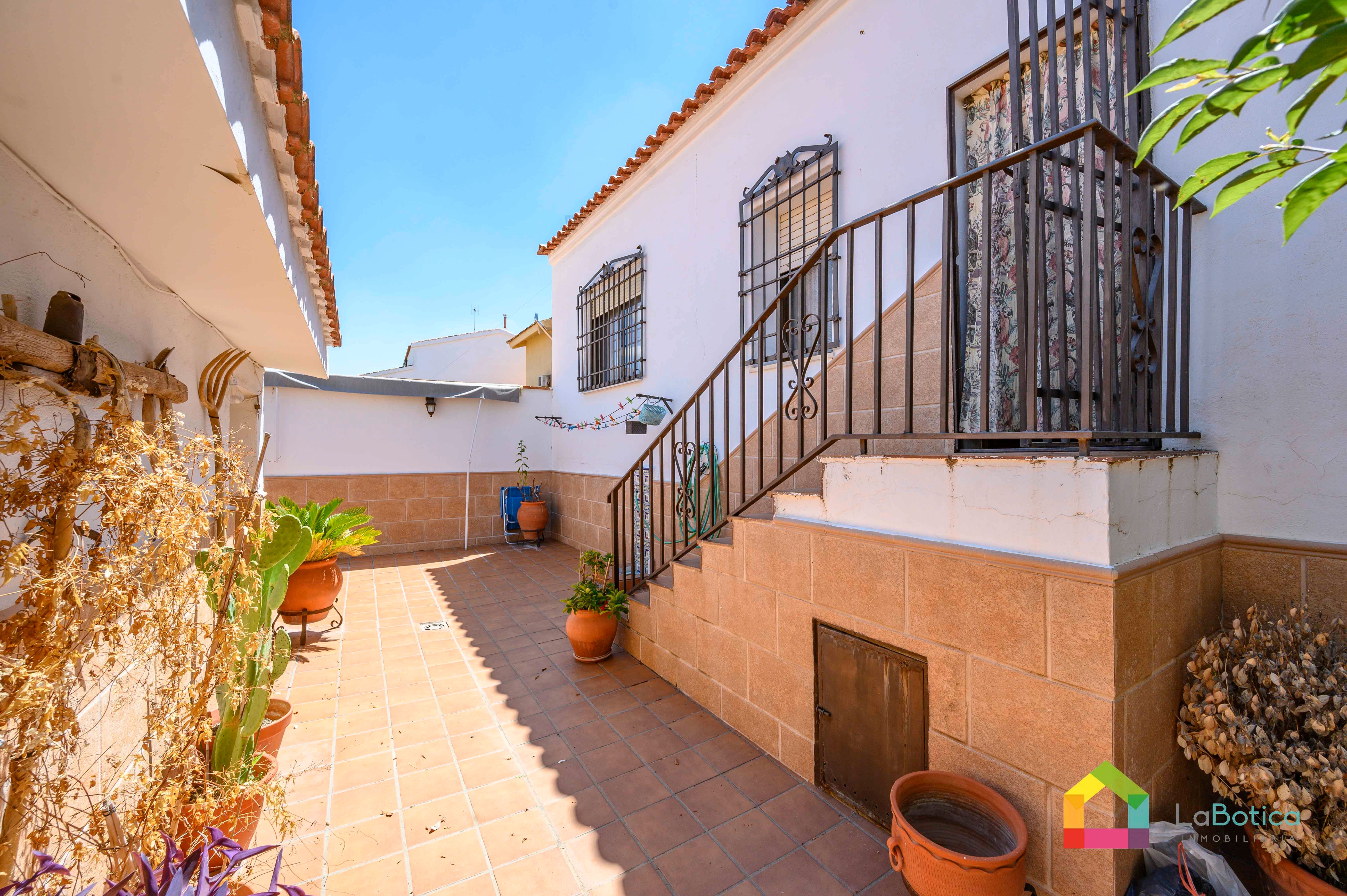 Garden of House or chalet for sale in Orgaz  with Air Conditioner, Heating and Private garden