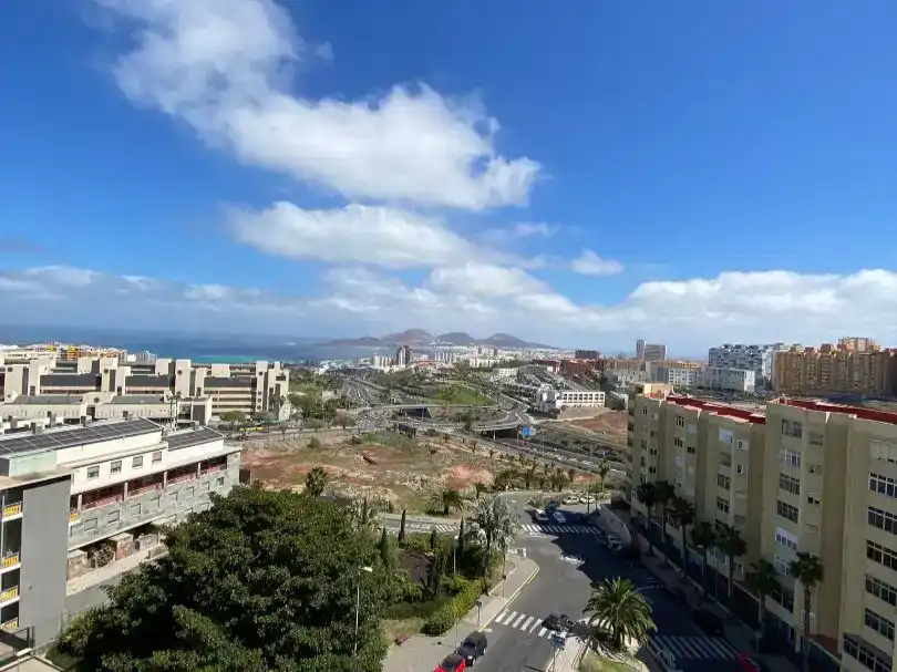 Vista exterior de Pis en venda en Las Palmas de Gran Canaria amb Piscina i Balcó
