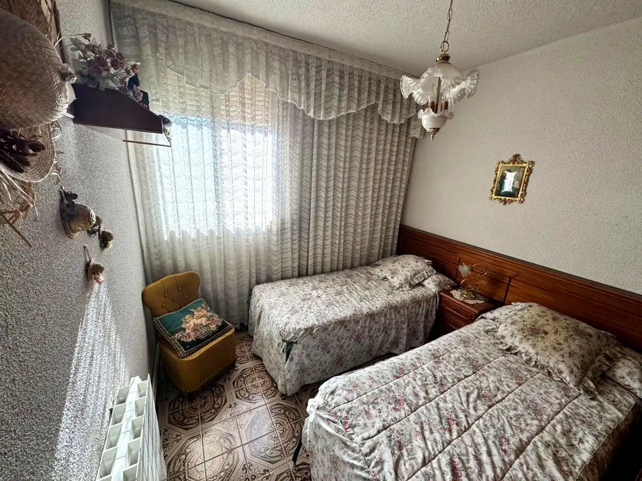Bedroom of Flat for sale in Madrid  with Heating, Furnished and Alarm