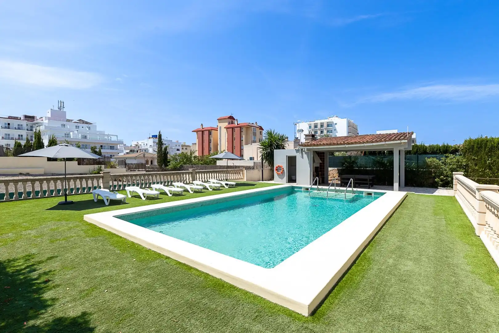 Piscina de Casa o xalet en venda en  Palma de Mallorca amb Aire condicionat, Calefacció i Jardí privat