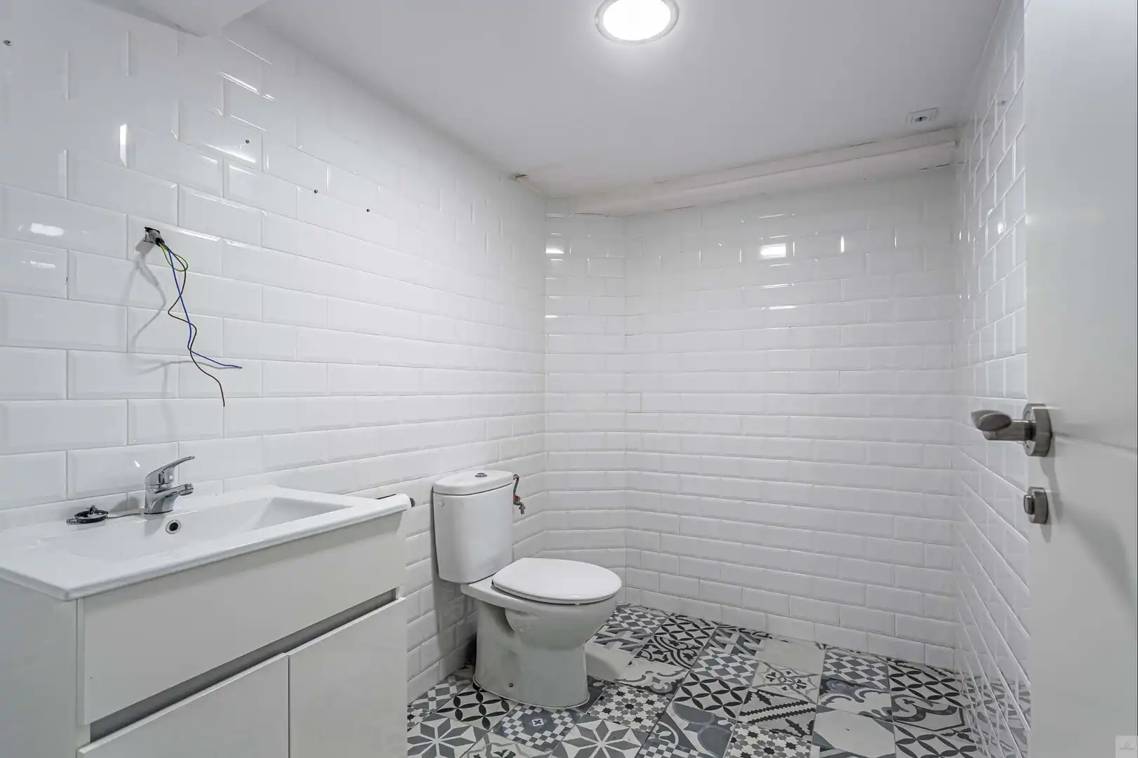 Badezimmer von Geschaftsraum zur Miete in Majadahonda