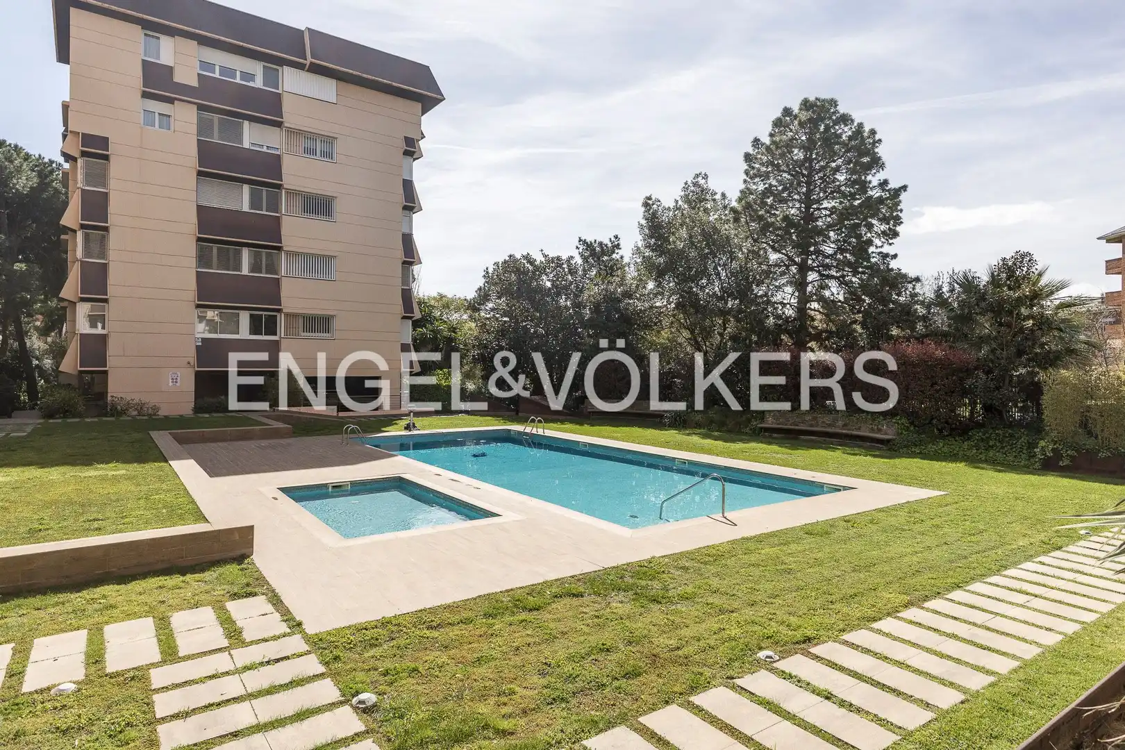 Piscina de Apartamento de alquiler en Barcelona con Calefacción, Parquet y Terraza