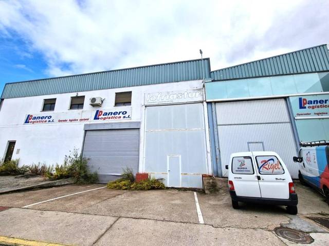Local comercial en Venta en Industria Toral en Toral de los Vados