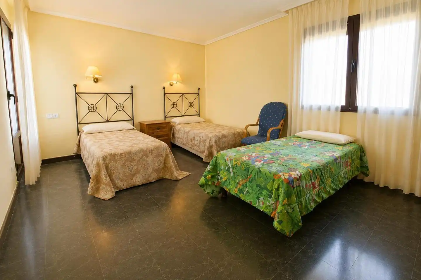Habitación de Casa o chalet en venta en Alcazarén con Calefacción, Jardín privado y Trastero