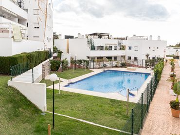 Pis amb piscina en venda a Torrequebrada