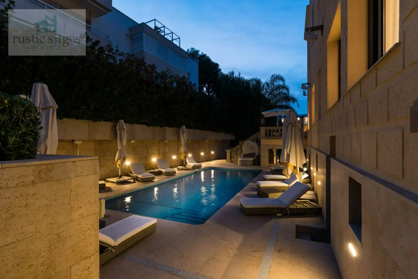 Piscina de Casa o xalet en venda en Sitges amb Aire condicionat, Calefacció i Jardí privat
