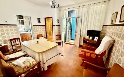 Sala d'estar de Casa adosada en venda en Dos Hermanas amb Terrassa, Traster i Balcó