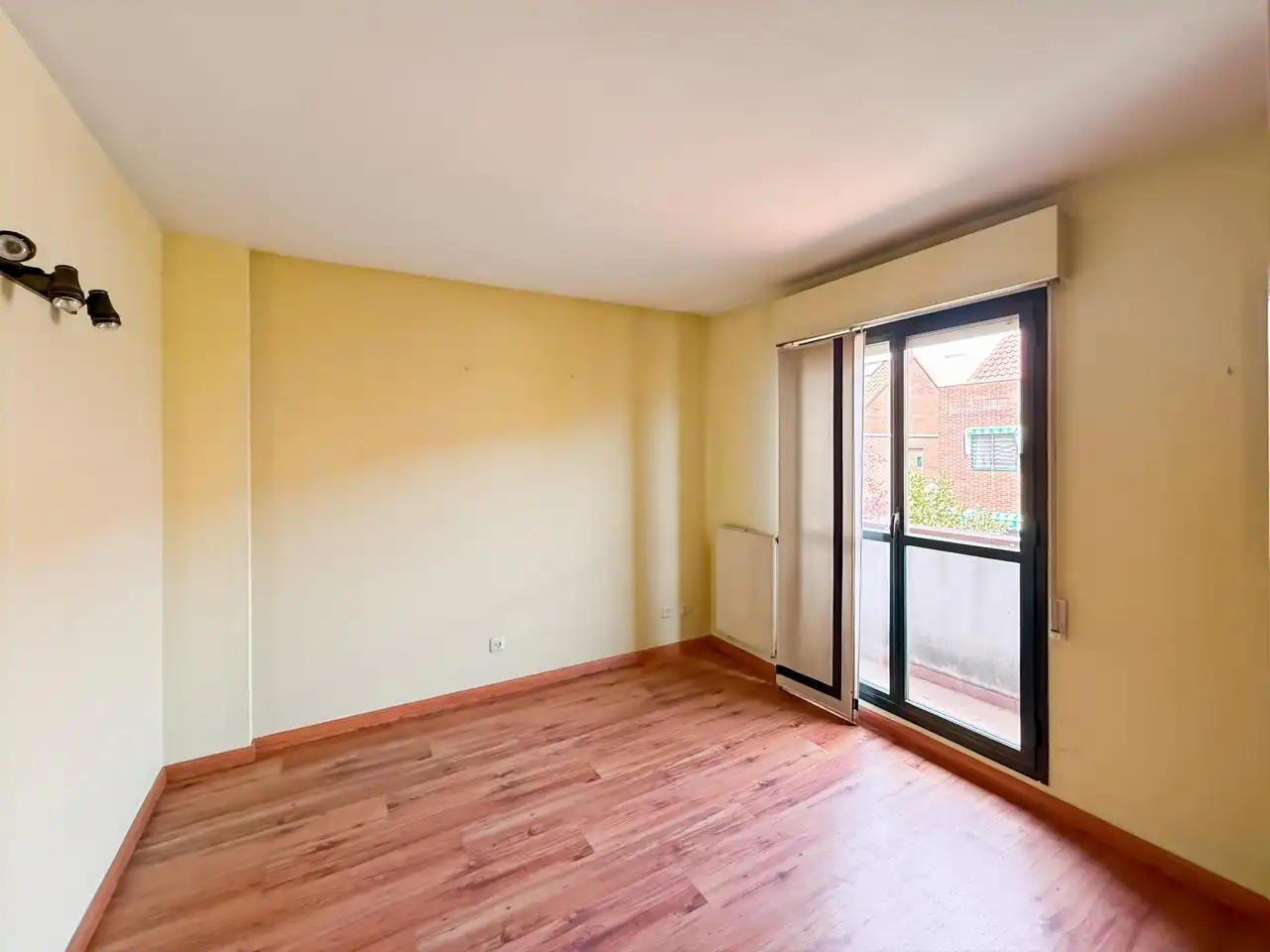 Dormitori de Casa adosada en venda en Alcorcón amb Aire condicionat, Calefacció i Jardí privat