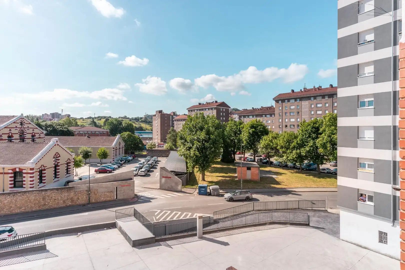 Vista exterior de Piso en venta en Avilés con Calefacción