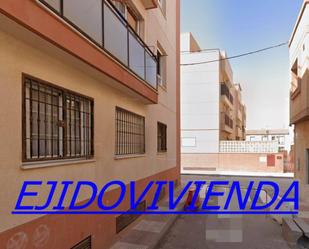 Vista exterior de Pis en venda en Roquetas de Mar