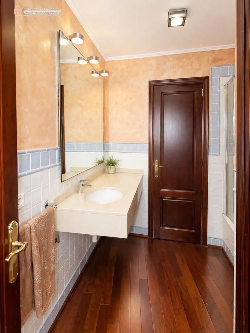 Badezimmer von Wohnung zum Verkauf in  Palma de Mallorca mit Heizung, Parkett und Terrasse