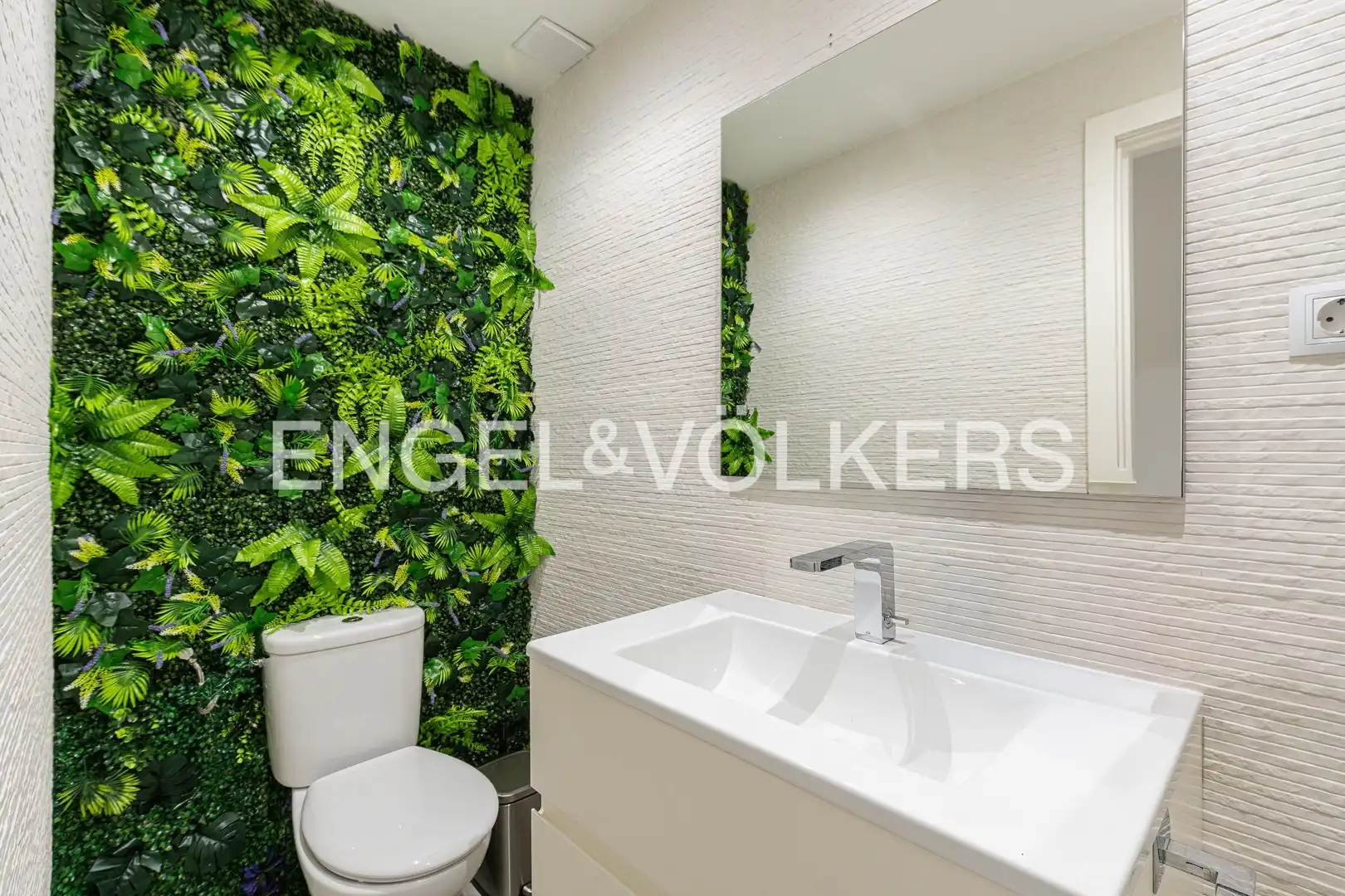 Baño de Casa o chalet de alquiler en La Moraleja con Aire acondicionado, Calefacción y Jardín privado