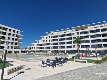 Pis amb piscina de lloguer a Calle Santa Ángela de la Cruz