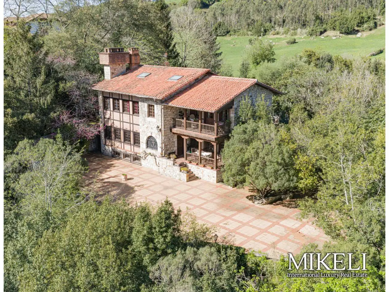 Vista exterior de Casa o xalet en venda en Piélagos amb Calefacció, Jardí privat i Terrassa