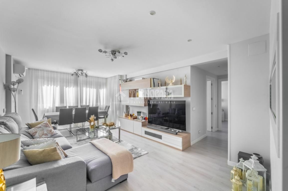 Sala de estar de Piso en venta en  Madrid Capital con Aire acondicionado y Calefacción
