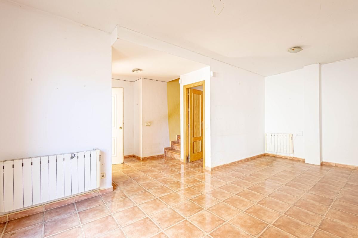 Einfamilien-Reihenhaus zum Verkauf in Recas mit Heizung