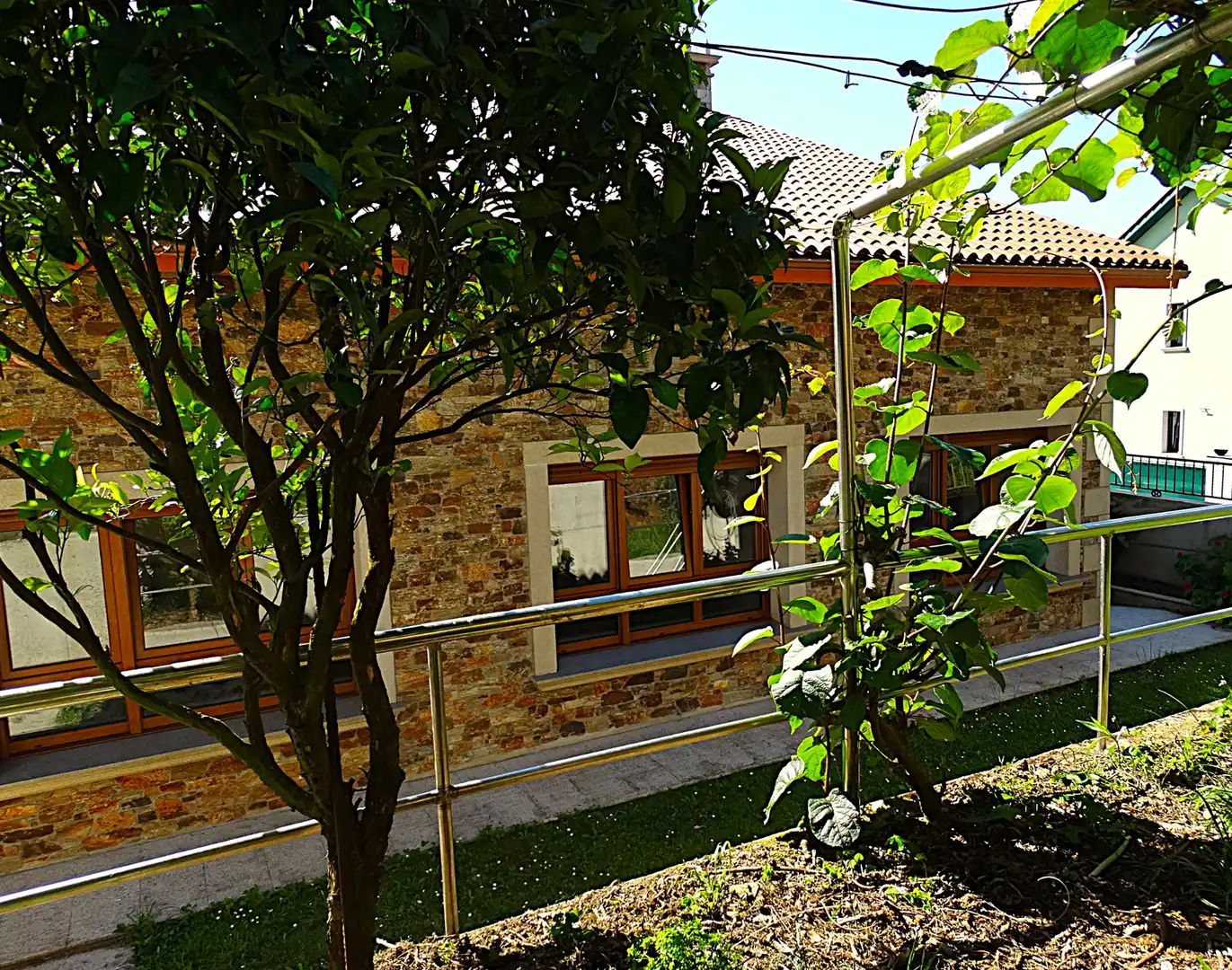Vista exterior de Casa o xalet en venda en Miño amb Calefacció, Parquet i Terrassa