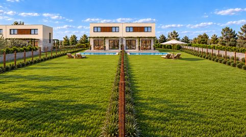 Exclusiva casa apareada con jardín privado de 630 m² y piscina privada
