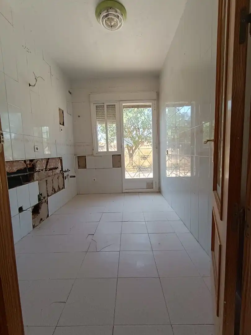Cuina de Casa o xalet en venda en Lillo amb Calefacció, Jardí privat i Traster